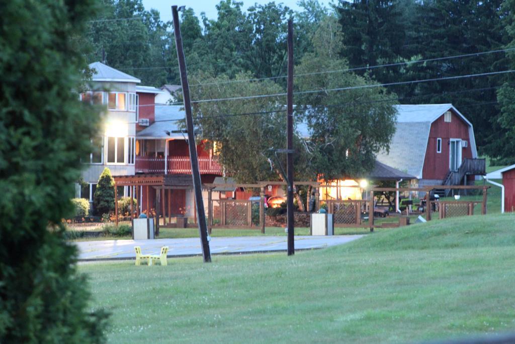 Red Barn Village Bed & Breakfast Clarks Summit Exteriér fotografie